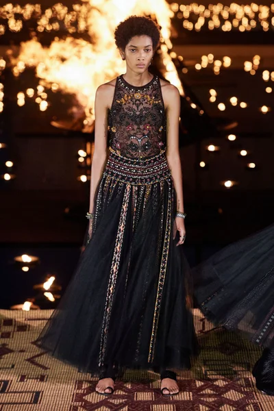 Look 25
